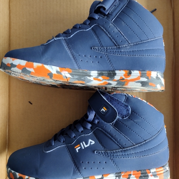 Fila - Picture 2 of 2